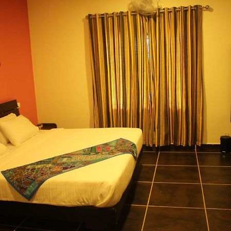Rockville Hotel Sultan Bathery Ngoại thất bức ảnh